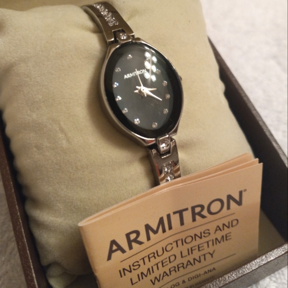 (NWT) Armitron diamond watch w box
